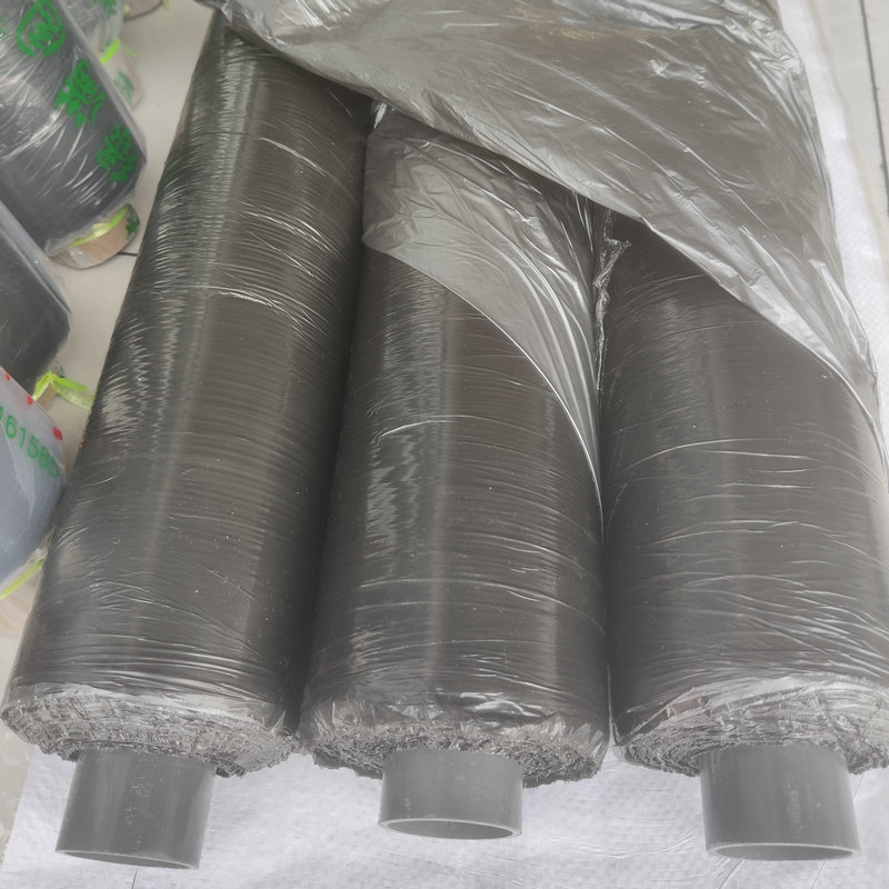 Película negra plateada personalizada del fabricante, película de acolchado de polietileno, plantación, deshierbe, anticongelante, película agrícola reflectante y a prueba de hierba de plástico