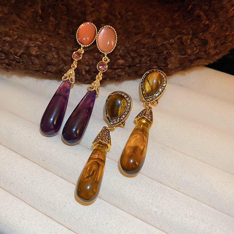 Designer style diamond inlaid resin water drop earrings, artistic retro light luxury long earrings, antique style earrings_voghion.com
