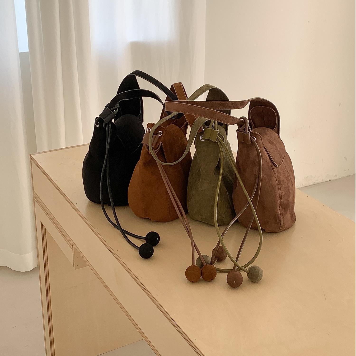 Korean Retro Suede Crossbody Bag For Women Autumn/Winter New Fashion Bucket Bag Minimalist Luxury Shoulder Bag - Thumbnail 4