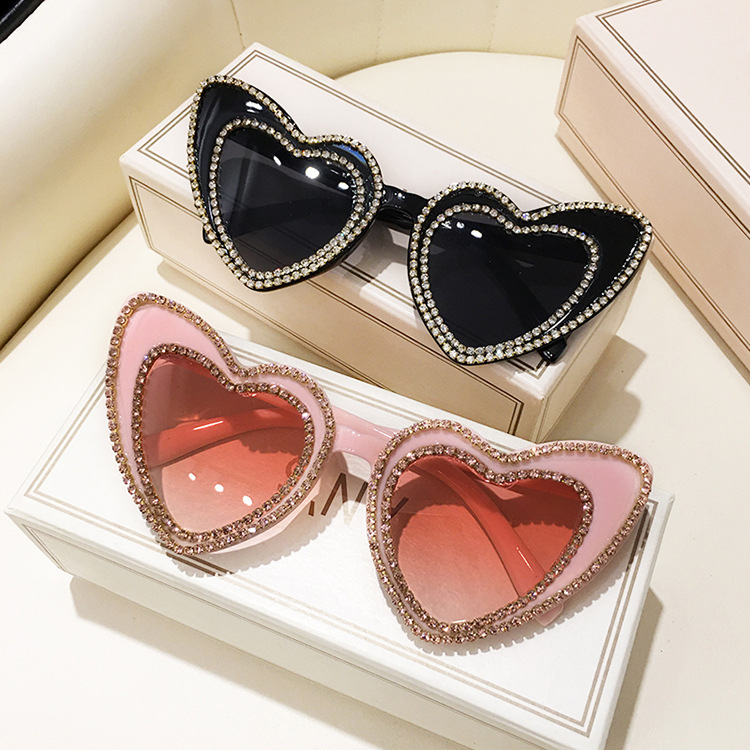 55g Weight Full Frame Glasses Structure Sunglasses Classification UV400 Protection, Resin Lens Material Fashion Heart Shape UV400 Protection Resin Special-Shaped Mirror Rhinestone Full Frame Women's Sunglasses