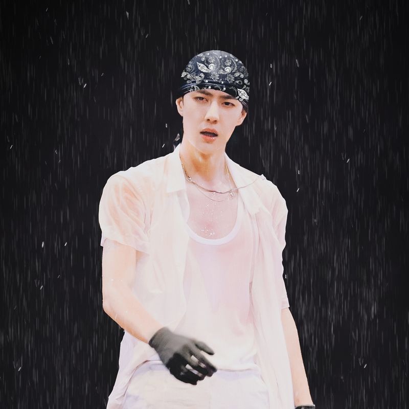 Triangle scarf Wang Yibo headscarf men's cashew flower square scarf fashion brand women's bag head hat hip hop Hip Hop Hip Hop rap pirate delivery