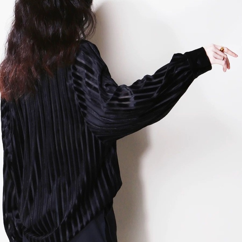 秋冬黑色复古金丝绒衬衫2025新款女装高级感气质遮肚显瘦百搭小衫|undefined