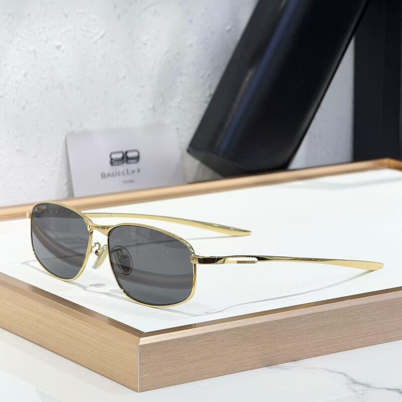 Bb0497 European and American Fashion Metal Light Luxury Runway Women's High-End Sunglasses Outdoor Photography Square Frame Versatile Sunglasses Bb0497 European and American Fashion Metal Light Luxury Runway Women's High-End Sunglasses Outdoor Photography Square Frame Versatile Sunglasses
