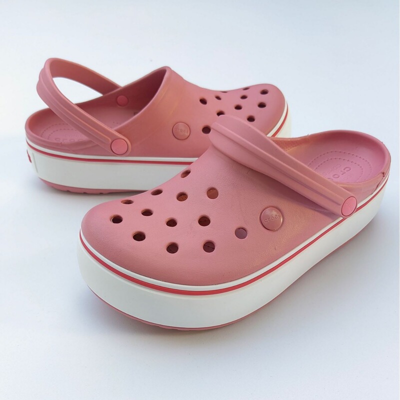 New Style Crocs Shoes with Thick Soles, Casual and Comfortable Beach Sandals New Style Crocs Shoes with Thick Soles, Casual and Comfortable Beach Sandals