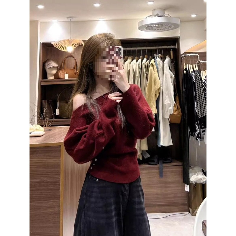 红色一字肩斜肩毛衣针织衫女新年设计感小众修身慵懒气质打底上衣|undefined