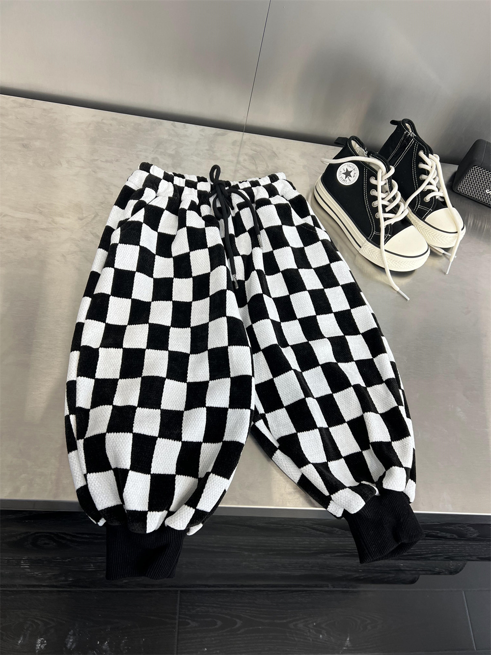 Çocuklar için kışlık kalınlaştırılmış, peluş satranç tahtası dama tahtası kapalı ayaklı özel teklif. İade edilebilir, iade edilemez_voghion.com