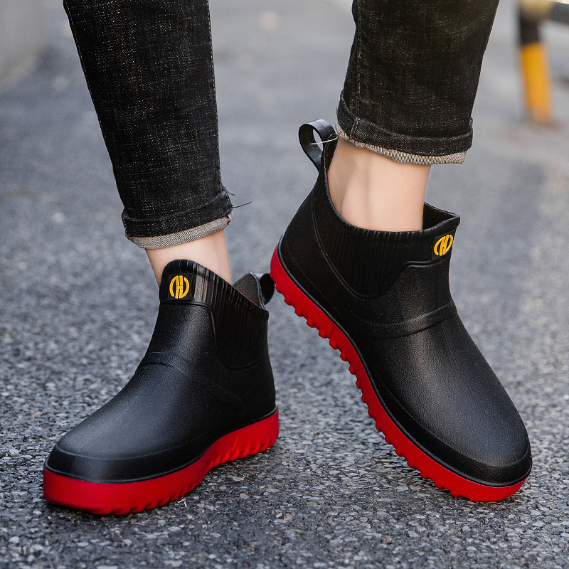 Moda Botas de lluvia de media pantorrilla para hombres al aire libre verano juvenil zapatos impermeables Meituan para llevar zapatos de goma Botas de lluvia de invierno de moda