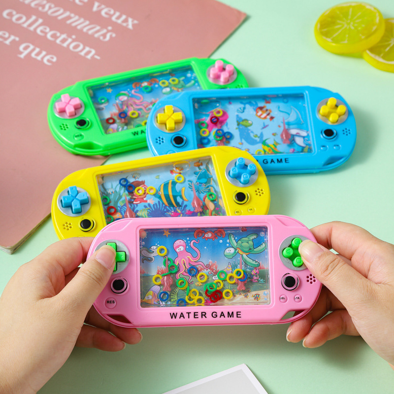 Los puestos del mercado nocturno de Yiwu empujan pequeños productos básicos, los puestos circulares, los regalos para niños de celebridades de Internet, los juguetes luminosos