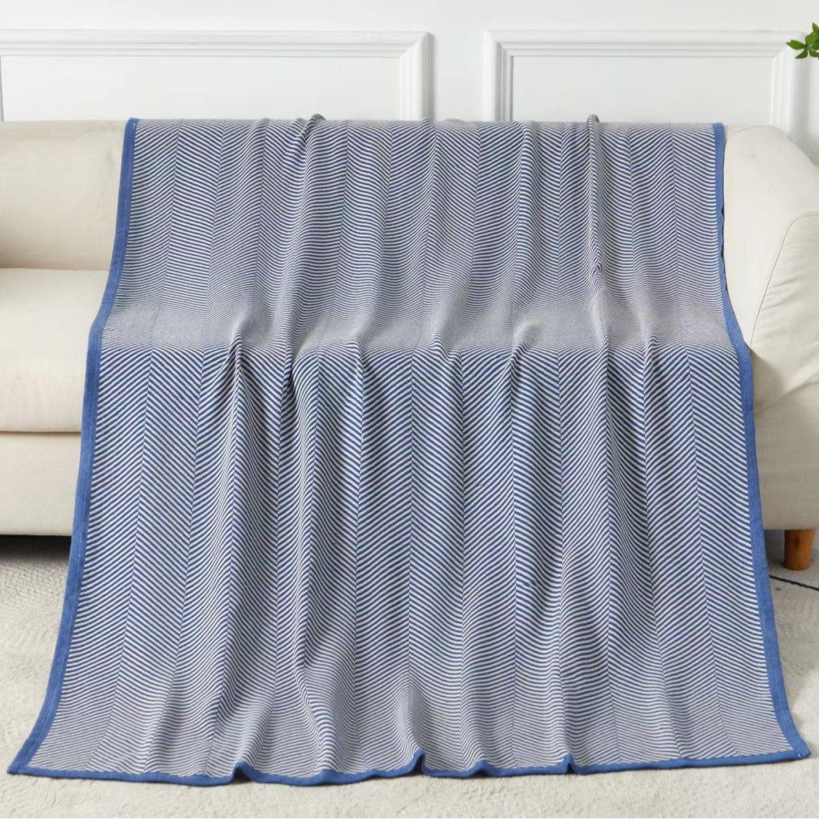 Category a Maternal and Infant Grade F First Class Aviation Blanket Airplane Blanket Cover Blanket Letter Sofa Blanket Woven Jacquard Blanket Advertising Blanket