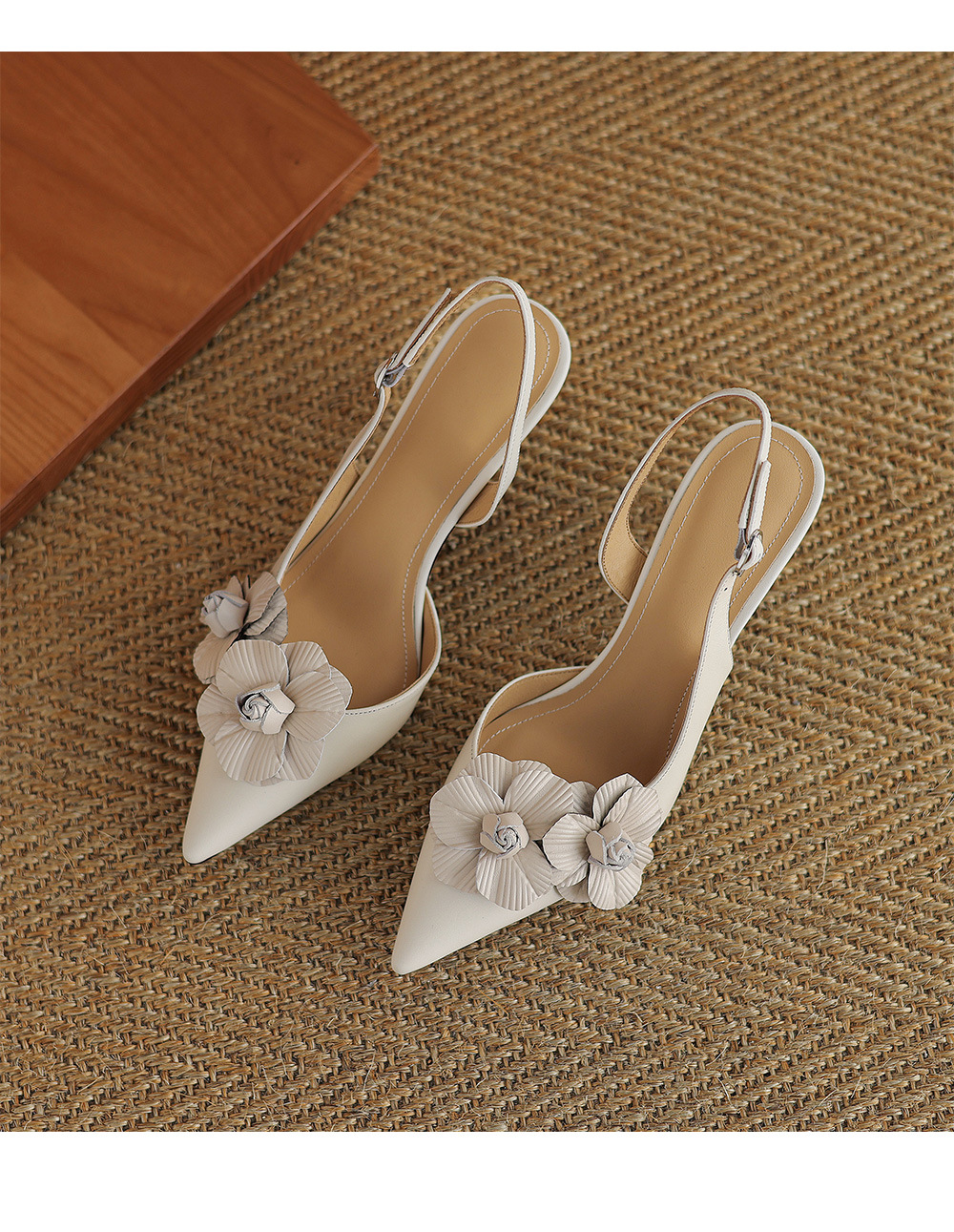 Sandal cao gót nữ hở mũi phong cách vintage, gót 6.5 cm, họa tiết hoa sơn trà — đen chi tiết 17