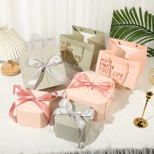 ���ֶY�к����Y�p�_�T�YƷ�а˽Ǻ����ջ�c��Ů�ѶY����b�п羳