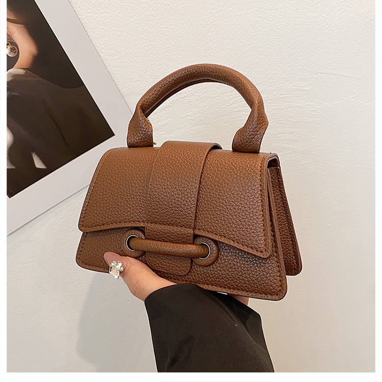 Bolso rojo portátil 2024 nuevo estilo moda y estilo occidental de alta gama bolso de mensajero de un solo hombro versión coreana mini bolso de viaje