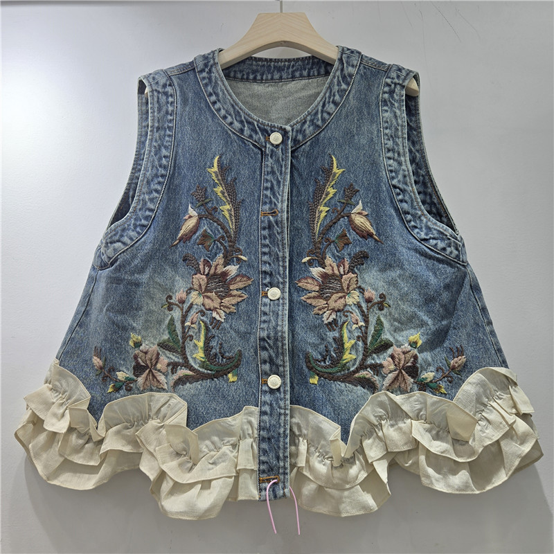 Estación europea 2026 primavera nueva moda europea de mujer de moda versátil borde de loto industria pesada bordado chaleco denim de contraste