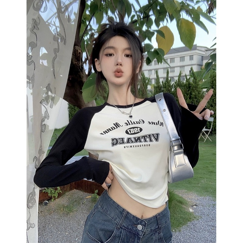 色にぶつかって長袖のtシャツの女性の春秋2024の新型の復古のアルファベットのプリントをつづり合わせます。|undefined