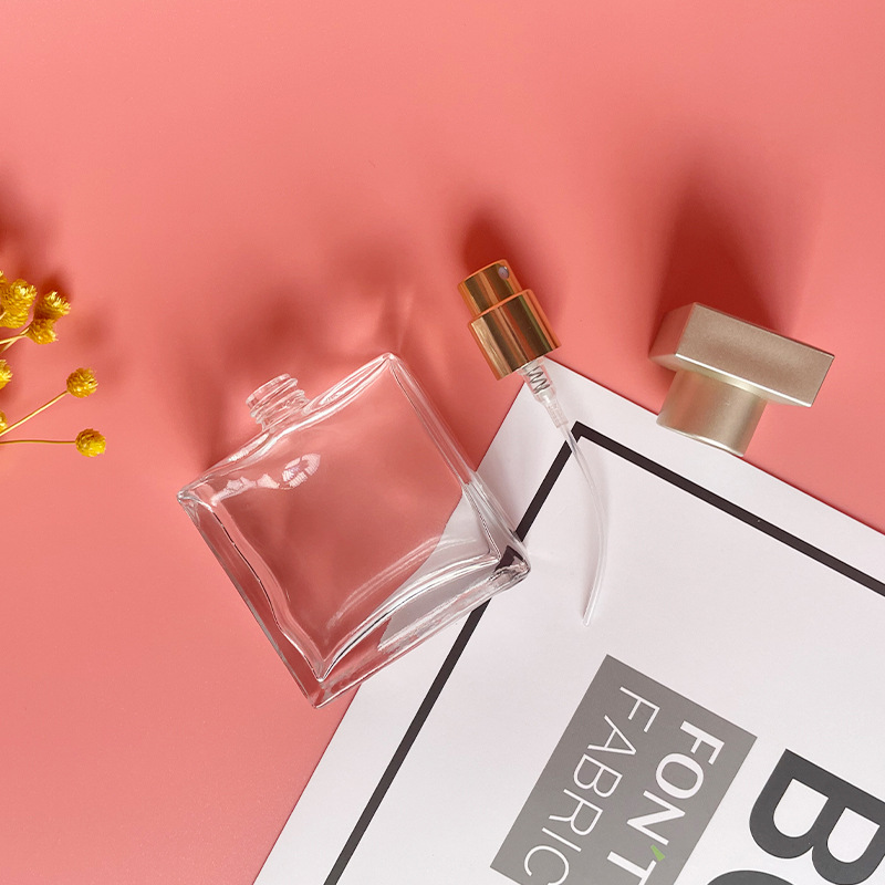 B089-25ml 50ml Flat Square Gold-Plated Perfume Spray Bottle Cosmetic Refillable Portable Glass Empty Bottle display picture 3