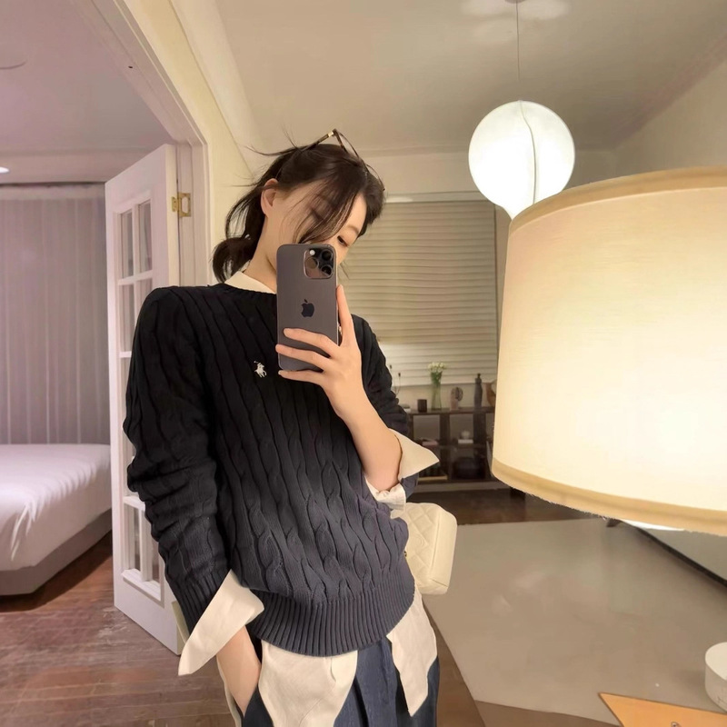 男女同款圆领针织毛衣女套头麻花针织衫小马刺绣高端女装直播货源|undefined