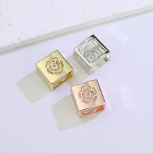 新款镂空玫瑰花方形一体丝巾扣金色金属休闲方巾扣多功能丝巾筒女
