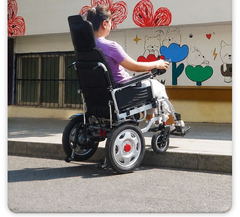 Intelligent, fully automatic electric wheelchair for the elderly, a foldable, lightweight four-wheel mobility aid for seniors and disabled individuals
