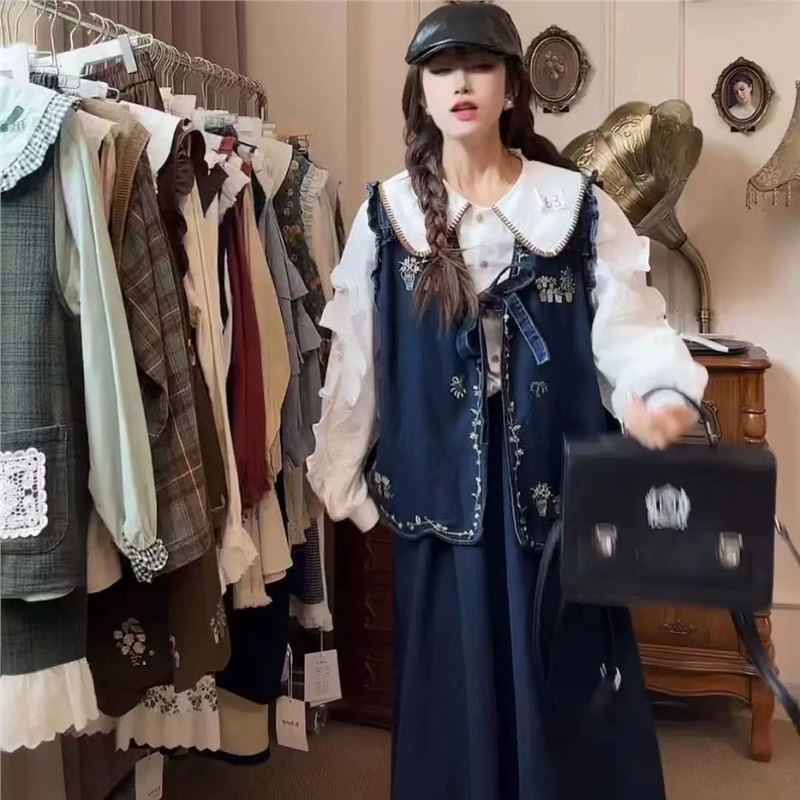 Trzyczęściowy komplet ChicShe z haftem retro, uroczą kieszenią i kamizelką dżinsową w stylu Mori, koronkową koszulą odmładzającą i spódnicą z wysokim stanem_voghion.com