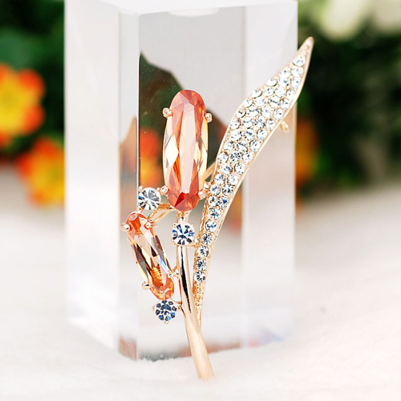 �ﶬ�¿�ʱ��������ɫˮ����Ҷ����Ů���԰ٴ���±����ػ�˿����