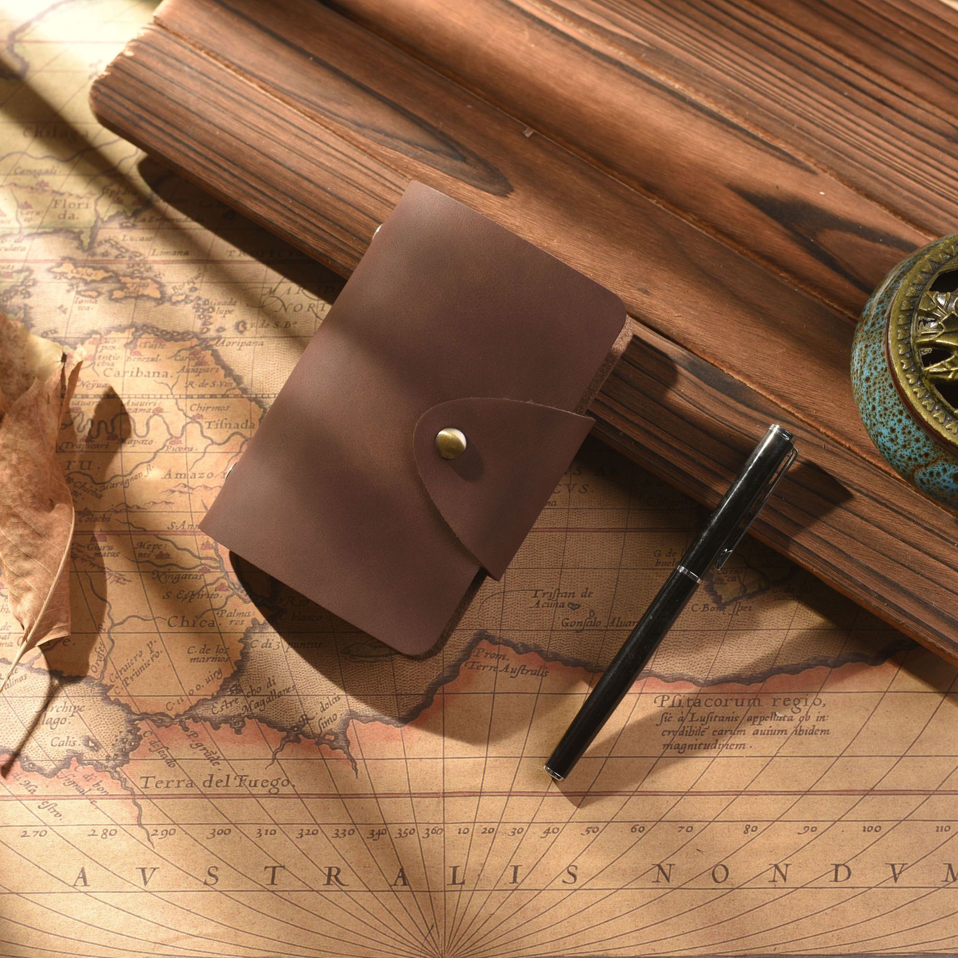 A8 다크 커피 컬러