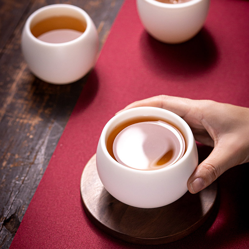 Ganador de gran cabra de jade de porcelana kung fu taza de té de cerámica maestro de esmalte de color taza de oro taza de té de inscripción de Dehua