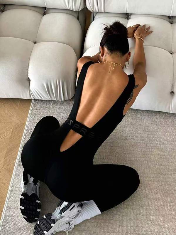 錦糸の5色の欧米はヨガの連体の服のアルファベットの美背のフィットネスの服を縫います。|undefined