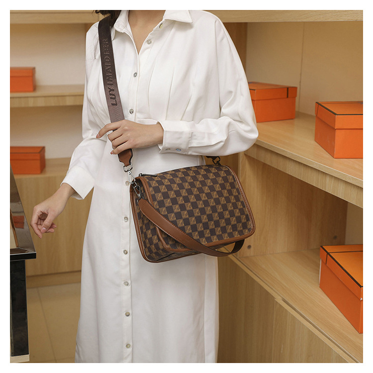 Netizen Women's 2024 New Popular Fashion Print Crossbody Small Square Versatile Broadband Shoulder Pea Bag_voghion.com
