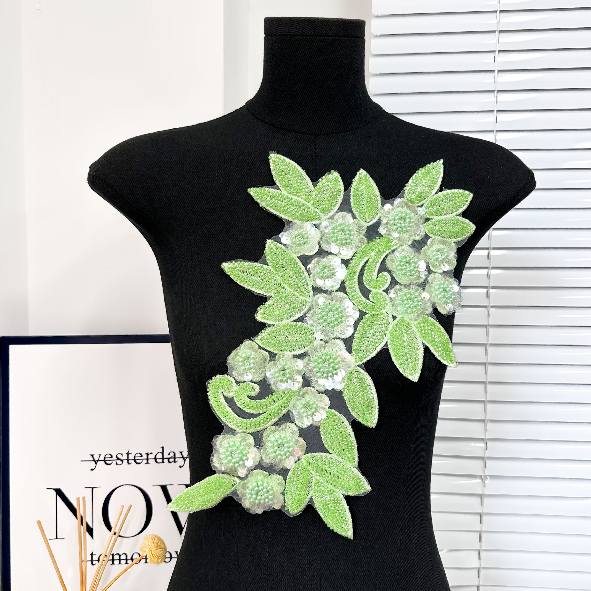 Nuevo transfronterizo de la industria pesada clavos cuentas cuentas sequillas flor tridimensional encaje vestido de boda vestido vestido de rendimiento vestido pegatinas de flores