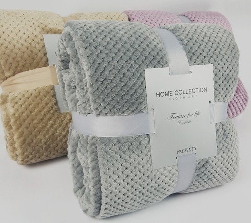 S588 pineapple plaid white sofa blanket blanket cover blanket thickened solid color flannel mesh blanket coral velvet activity