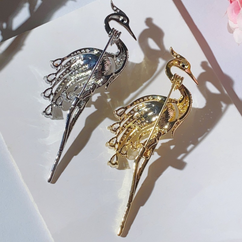 Modern Style Crane Copper Plating Unisex Brooches display picture 2