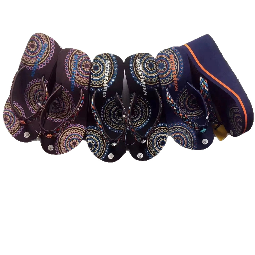 Zapatillas de flip flop para mujeres de verano nueva moda vietnamita antideslizante aumentó suela gruesa resistente al desgaste zapatillas de playa para mujeres zapatillas frías