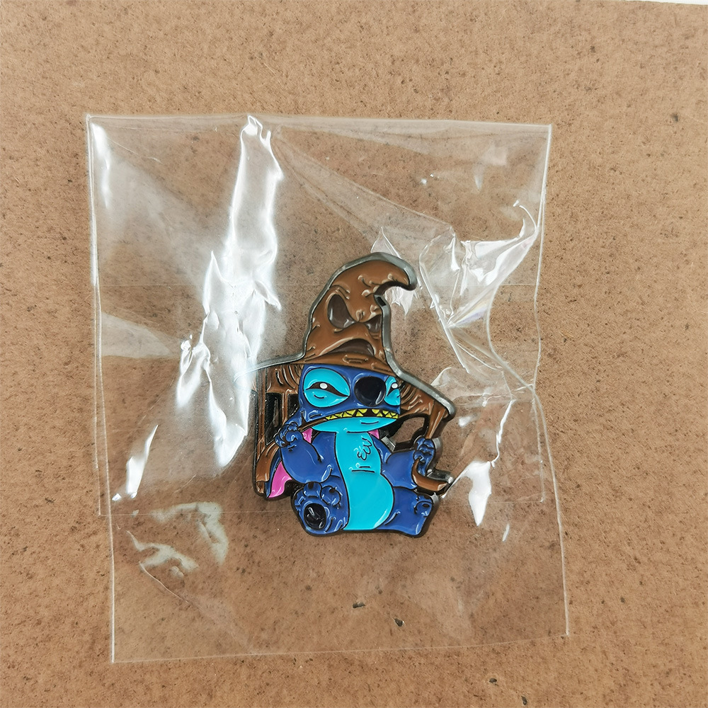 Stitch Wearing a Sorting Hat Fun Enamel Badge in a Mix-And-Match Style, Backpack Clothing Accessory Pendant