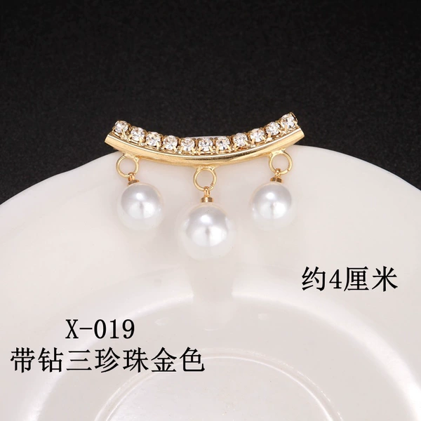 Diamond three pearl golden color
