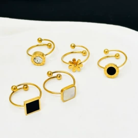 项链;耳钉;戒指