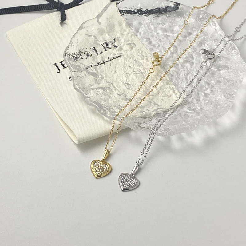 Daily Occasion 925 Sterling Silver Cable Chain Heart Shape Pendant Necklace