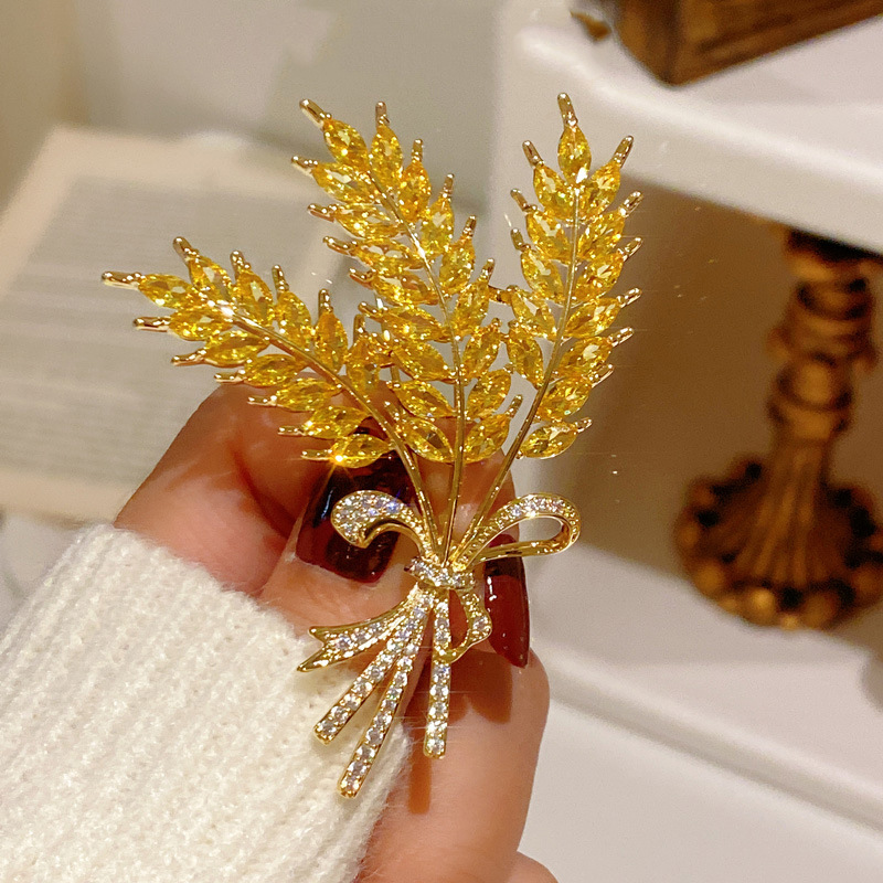 High-end Golden Wheat Ear Brooch Women's Anti-light Chest Artifact Pin Suit Coat Jacket High-end Corsage Accessories