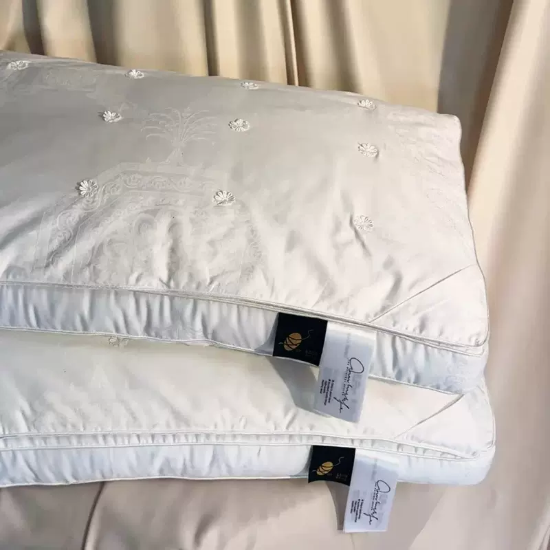 2025新款缎纹提花蚕丝枕枕头枕芯托肩颈睡眠枕头批发