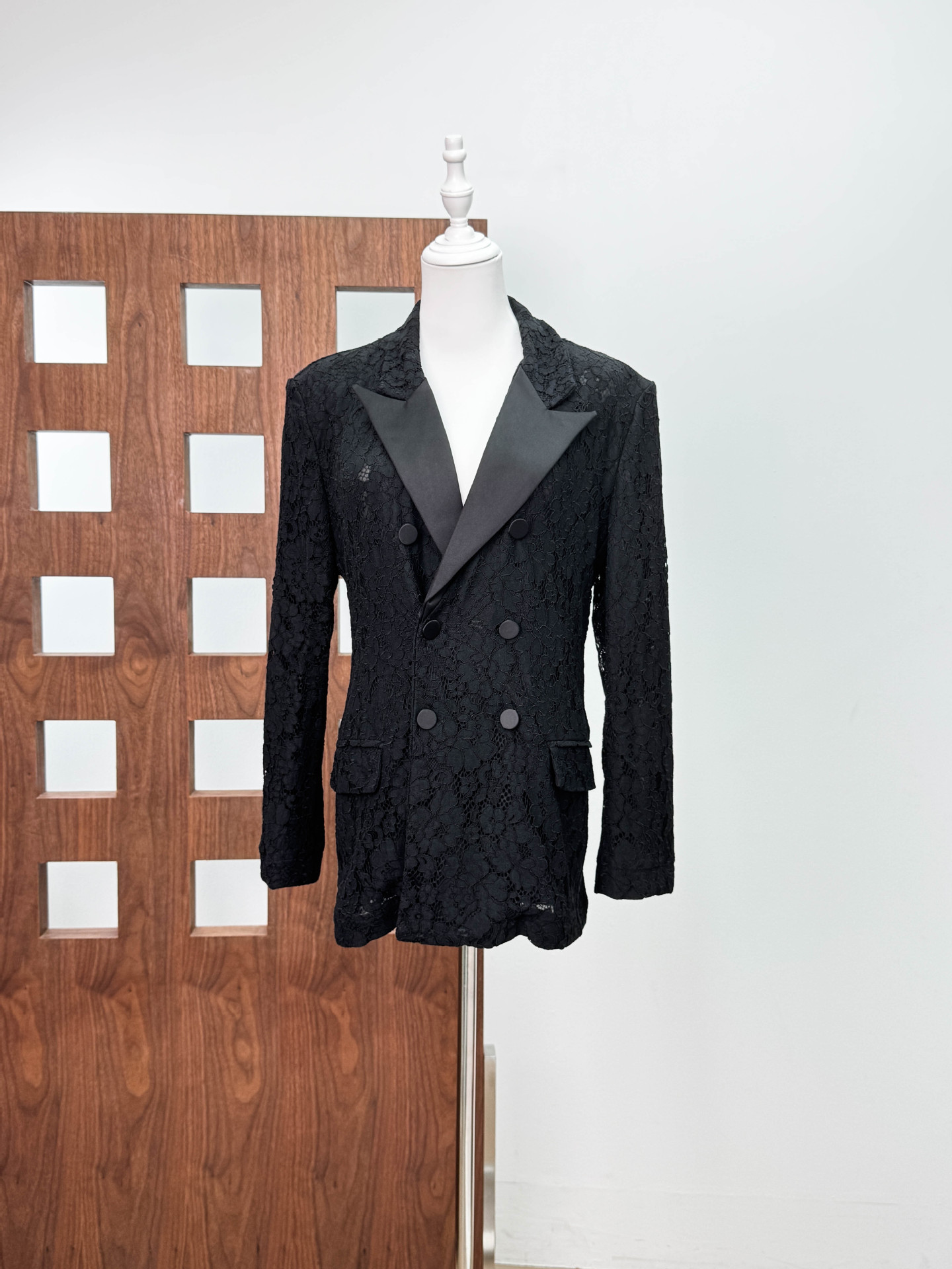 Chaqueta Blazer de Encaje Poliéster y Elastano Cinturón Incluido Bordado