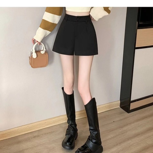 Black Woolen Short Shorts for Women, Spring and Autumn Slim Fit, Versatile High-Waisted Wide Leg Pants, 2024 New Arrival, Bootcut Pants for Short Figures, Wearable