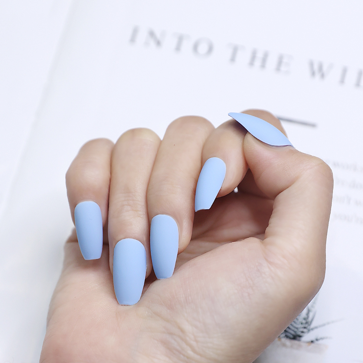 Use uñas 2022 verano nuevo parche de uñas pieza de belleza de uñas de alto grado en línea popular producto terminado longitud media corta