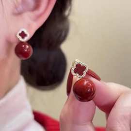 新款喜庆红色四叶草珍珠耳钉一款两戴设计感耳环气质耳饰