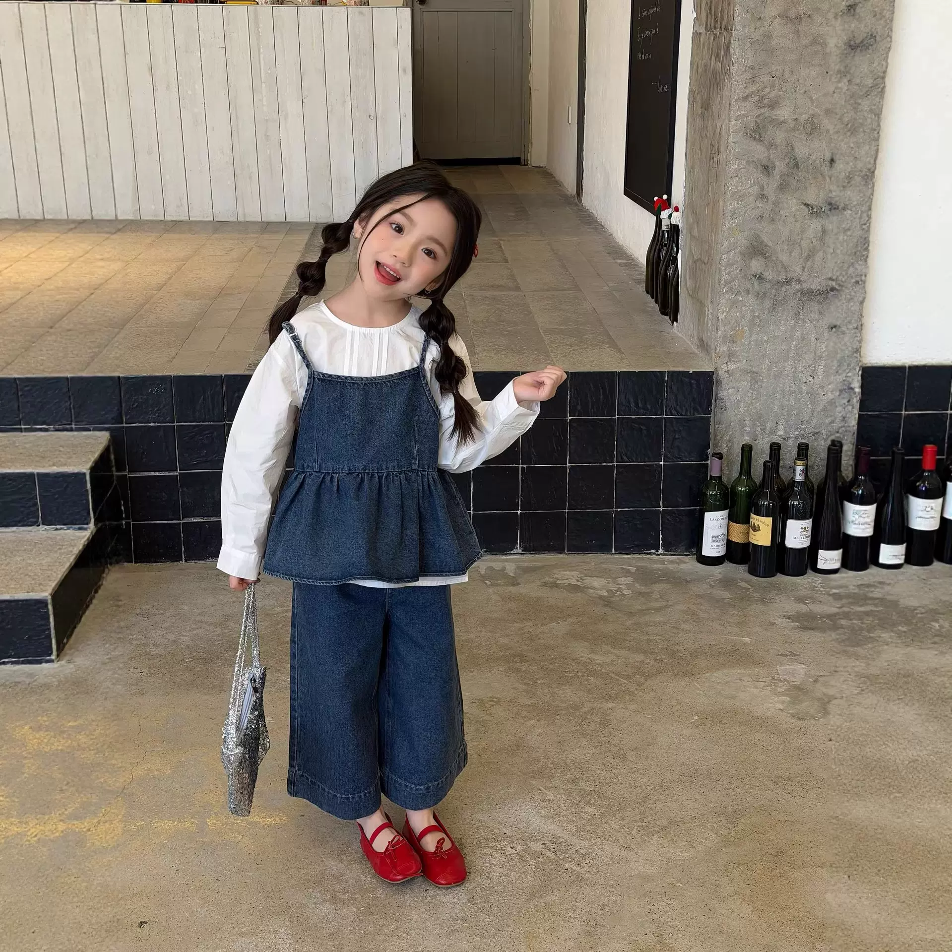 芙果女童套装2026春季新款韩版三件套长袖衬衫牛仔吊带裙儿童春装