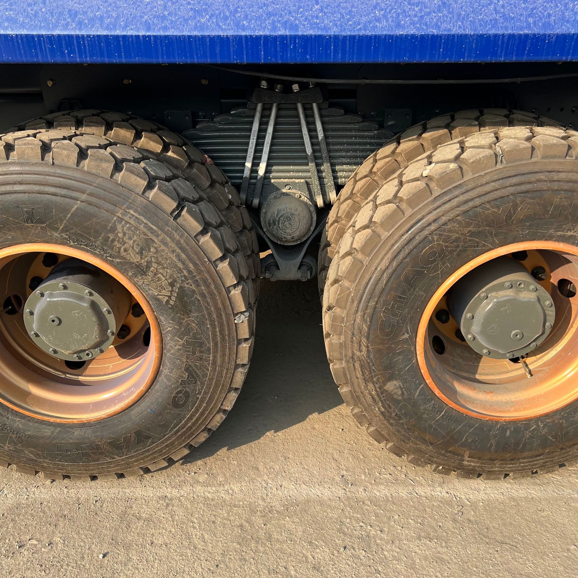 Export Trade African Howo Dump Truck Howo Nx8X4 Dump Truck Front Four-Wheel Drive Rear Eight-Wheel Drive Soil Transport Vehicle