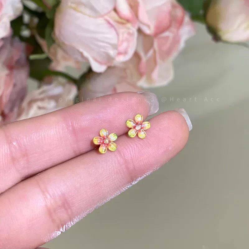 40 # Summer vibrant warm sun yellow glazed flower stud earrings