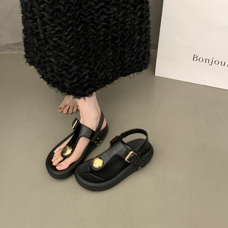 欧洲站女鞋25夏季时尚夹指T字带金属爆裂纹牛皮圆头松糕厚底凉鞋