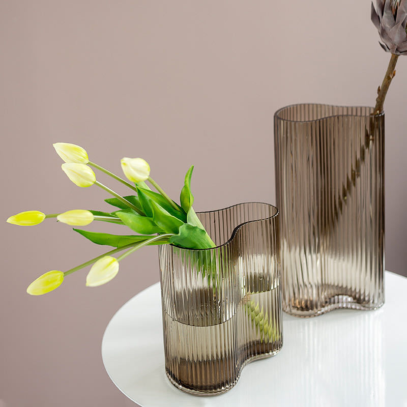 Creative Minimalist Chime Tulip Vase Ornament Nordic Living Room Ins Light Luxury Design Glass Flower Vase Transparent