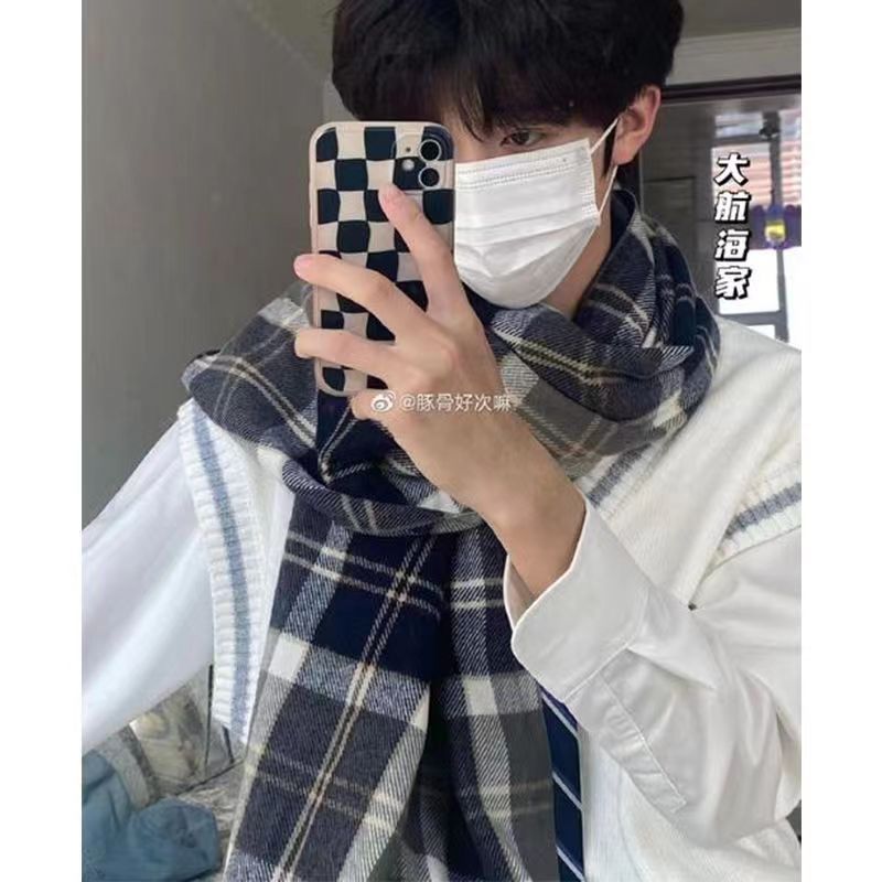 新商品の千鳥格ファッションはカシミヤの女性モデルに似合います。