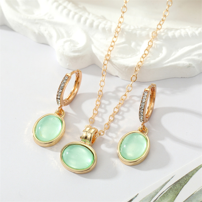 European Retro Simple Green Oval Opal Rhinestone Earrings Necklace Wholesale display picture 1