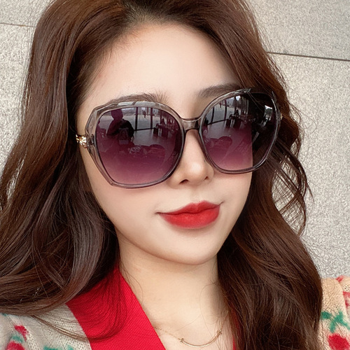 New 2024 Square Frame Sunglasses for Women, European and American Style, Diamond Accents, Fashionable, Cross-Border Trade Version Sunglasses